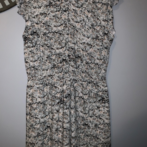 BCB Generation patterned short flutter sleeve dress size medium - Picture 5 of 7